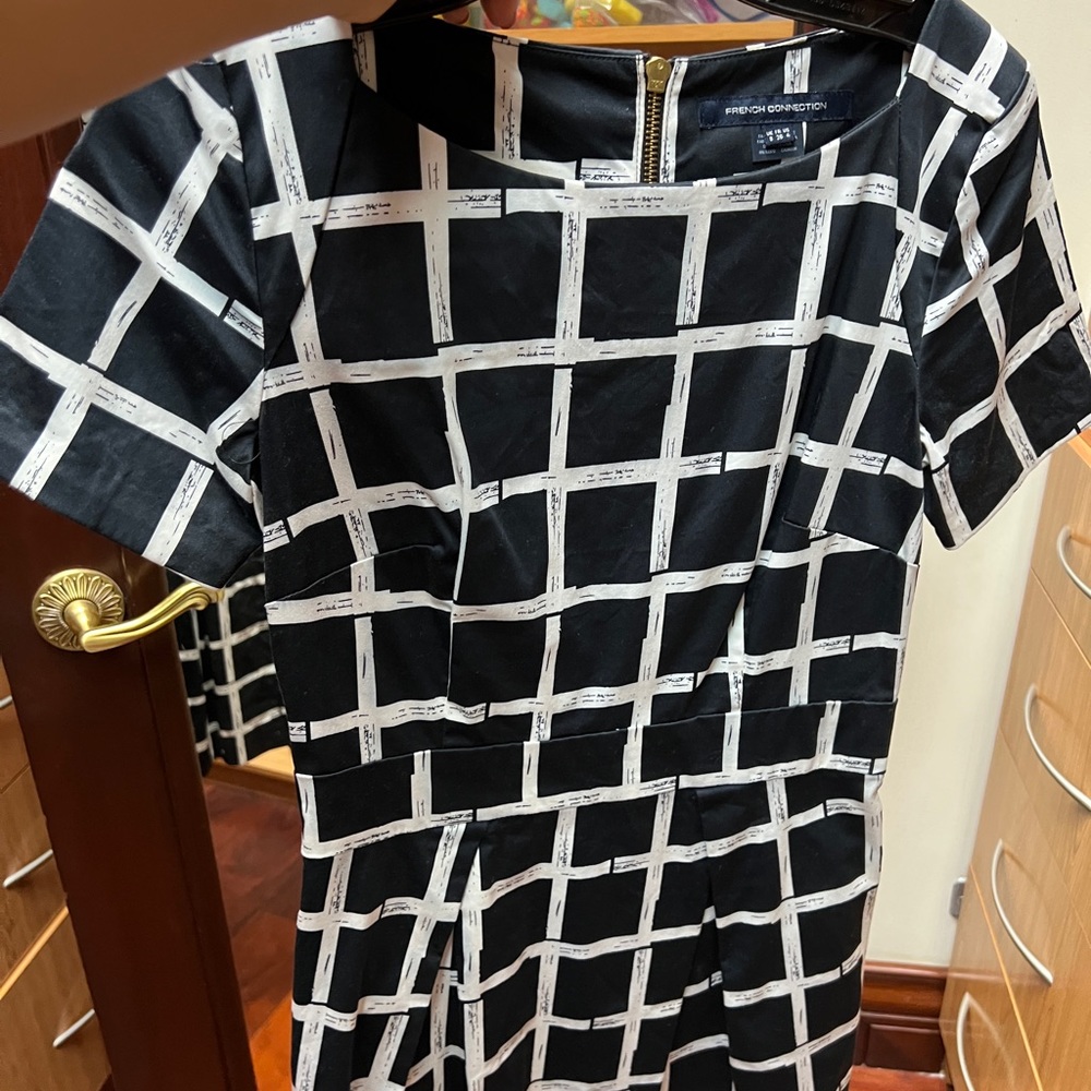 French connection black and white cocktail dress size 4
